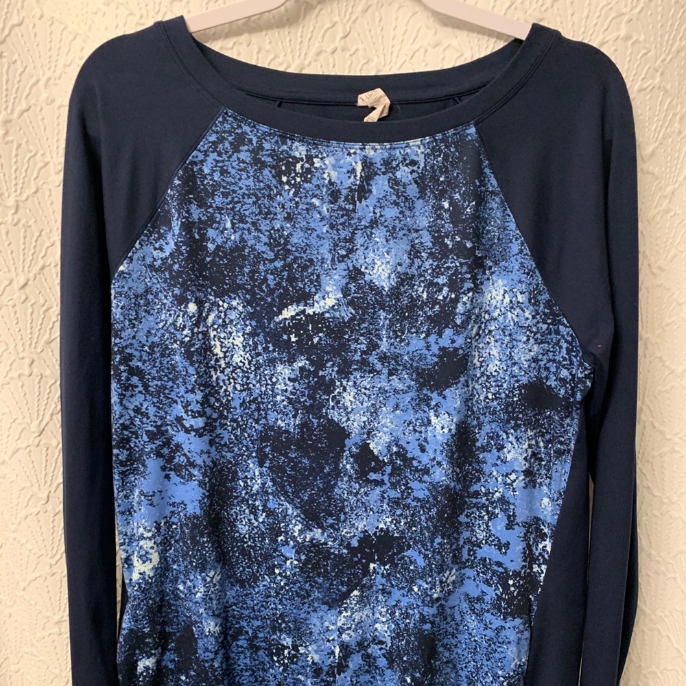 Women’s Under Armour crewneck